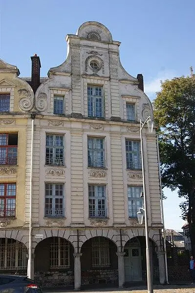 Foto de Edificio - Maxence Jeanjean - © Creative Commons (https://creativecommons.org/licenses/by-sa/4.0/deed.fr)
