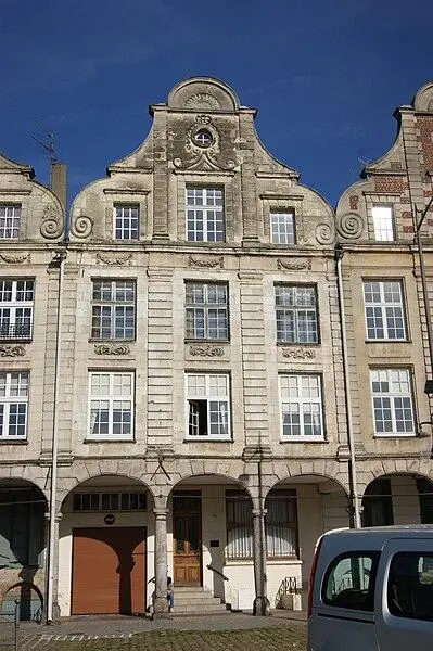 Foto von Gebäude - Maxence Jeanjean - © Creative Commons (https://creativecommons.org/licenses/by-sa/4.0/deed.fr)