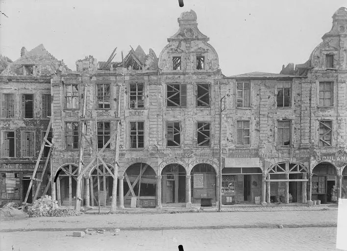 Foto von Gebäude - Sous licence Creative Commons (https://creativecommons.org/licenses/by-sa/4.0/deed.fr) - Par Gzen92Bot - © Creative Commons (https://creativecommons.org/licenses/by-sa/4.0/deed.fr)