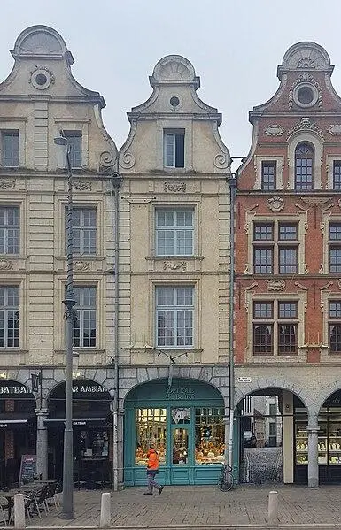 Foto di Edificio - HerRobin - © Creative Commons (https://creativecommons.org/licenses/by-sa/4.0/deed.fr)