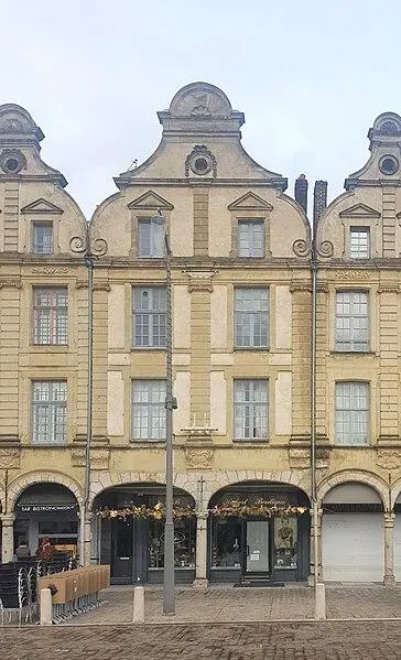 Foto von Gebäude - HerRobin - © Creative Commons (https://creativecommons.org/licenses/by-sa/4.0/deed.fr)