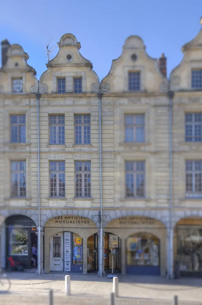 Picture of Building - Sous licence Creative Commons (https://creativecommons.org/licenses/by-sa/4.0/deed.fr) - Par Pir6mon - © Creative Commons (https://creativecommons.org/licenses/by-sa/4.0/deed.fr)