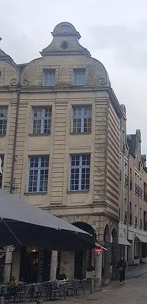 Picture of Building - HerRobin - © Creative Commons (https://creativecommons.org/licenses/by-sa/4.0/deed.fr)
