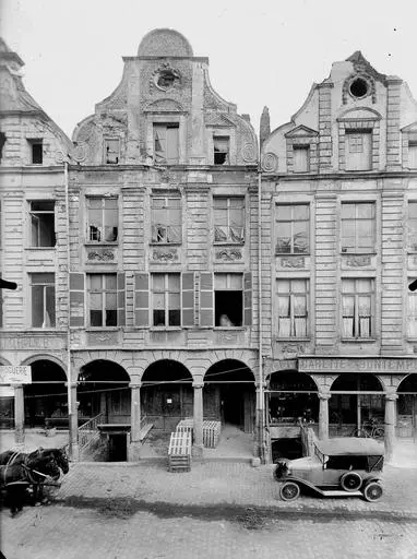 Foto di Edificio - Sous licence Creative Commons (https://creativecommons.org/licenses/by-sa/4.0/deed.fr) - Par Gzen92Bot - © Creative Commons (https://creativecommons.org/licenses/by-sa/4.0/deed.fr)