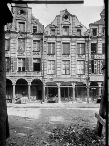 Foto de Edificio - Sous licence Creative Commons (https://creativecommons.org/licenses/by-sa/4.0/deed.fr) - Par Gzen92Bot - © Creative Commons (https://creativecommons.org/licenses/by-sa/4.0/deed.fr)