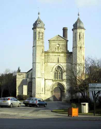 Foto von Kirche - Sous licence Creative Commons (https://creativecommons.org/licenses/by-sa/4.0/deed.fr) - Par Pir6mon - © Creative Commons (https://creativecommons.org/licenses/by-sa/4.0/deed.fr)