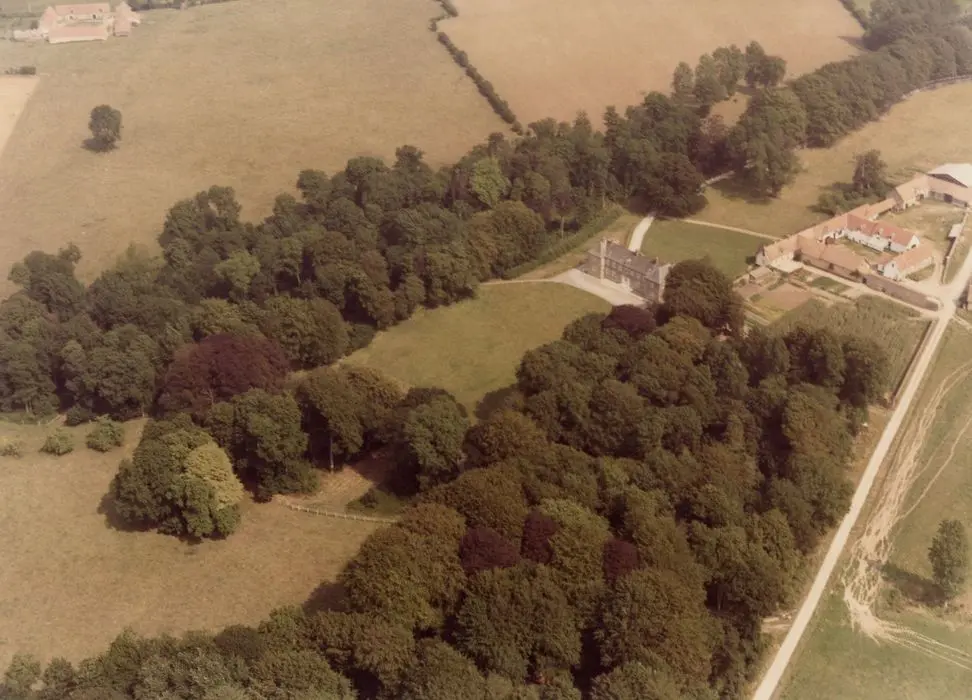 Picture of Castle La Villeneuve - POP Plateforme Ouverte du Patrimoine / Base Mérimée - © Ministère de la Culture (France), Médiathèque du patrimoine et de la photographie, tous droits réservés