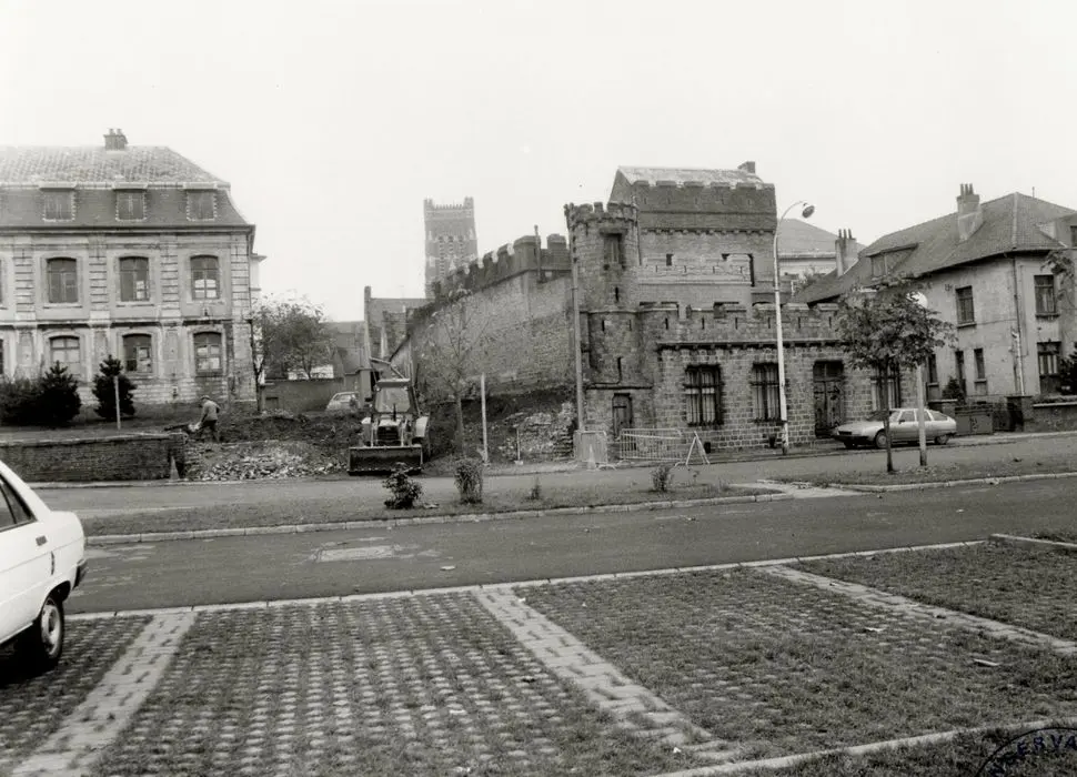 Picture of Former Chambors barracks - POP Plateforme Ouverte du Patrimoine / Base Mérimée - © Ministère de la Culture (France), Médiathèque du patrimoine et de la photographie, tous droits réservés