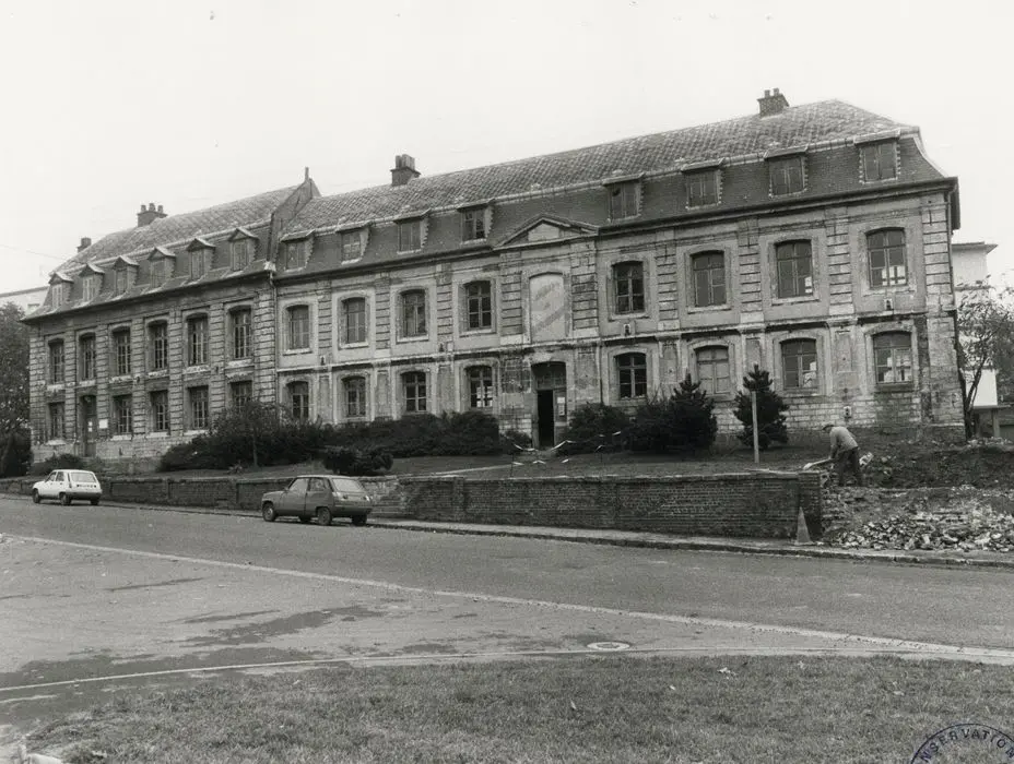 Picture of Former Chambors barracks - POP Plateforme Ouverte du Patrimoine / Base Mérimée - © Ministère de la Culture (France), Médiathèque du patrimoine et de la photographie, tous droits réservés