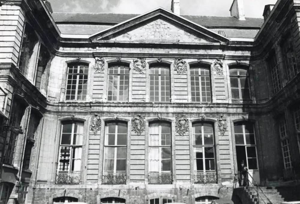 Picture of Former Hôtel de Beaulaincourt - POP Plateforme Ouverte du Patrimoine / Base Mérimée - © Ministère de la Culture (France), Médiathèque du patrimoine et de la photographie, tous droits réservés