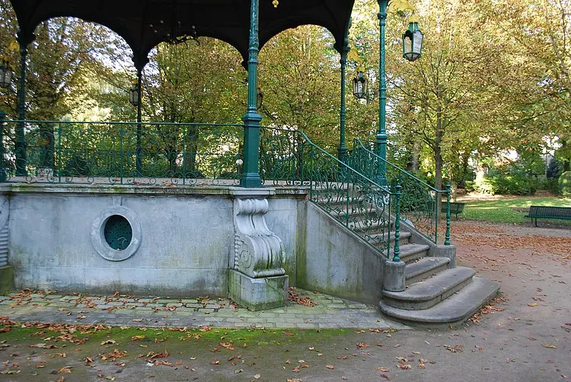 Foto di Giardino pubblico - Jean Housen - © Creative Commons (https://creativecommons.org/licenses/by-sa/4.0/deed.fr)