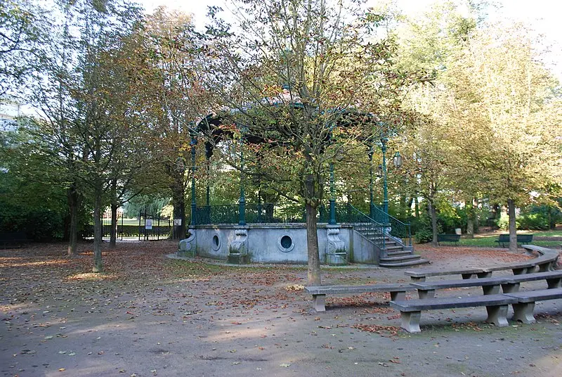 Foto di Giardino pubblico - Jean Housen - © Creative Commons (https://creativecommons.org/licenses/by-sa/4.0/deed.fr)