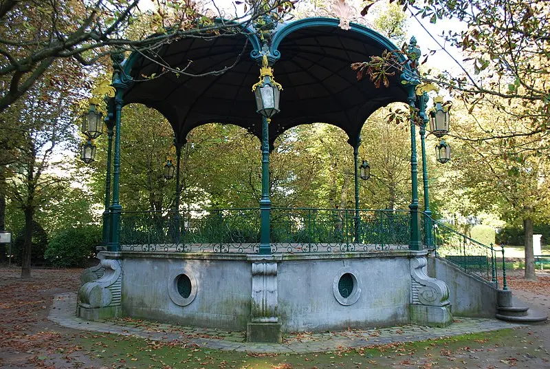 Foto di Giardino pubblico - Jean Housen - © Creative Commons (https://creativecommons.org/licenses/by-sa/4.0/deed.fr)