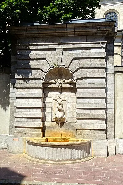 Foto di Fontana - Pierre Poschadel - © Creative Commons (https://creativecommons.org/licenses/by-sa/4.0/deed.fr)