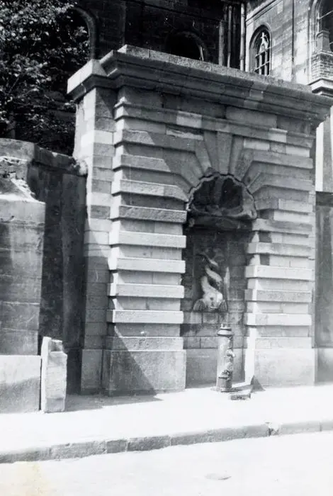 Foto di Fontana - POP Plateforme Ouverte du Patrimoine / Base Mérimée - © Ministère de la Culture (France), Médiathèque du patrimoine et de la photographie, tous droits réservés