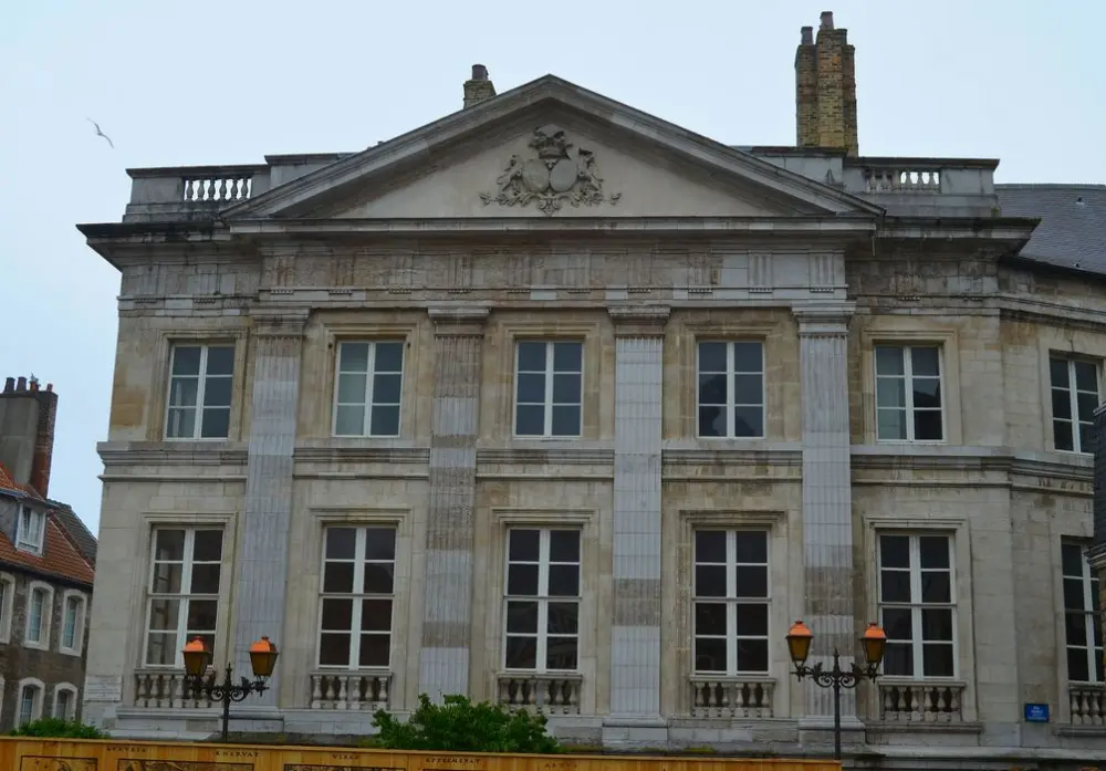 Foto di Hotel Desandrouinins, dice anche Imperial Palace - POP Plateforme Ouverte du Patrimoine / Base Mérimée - © Ministère de la Culture (France), Médiathèque du patrimoine et de la photographie, diffusion RMN-GP