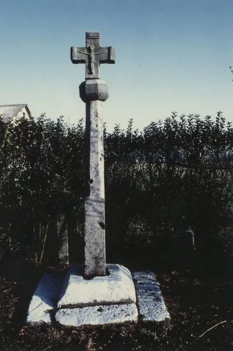 Foto di Arenaria o calvario - POP Plateforme Ouverte du Patrimoine / Base Mérimée - © Ministère de la Culture (France), Médiathèque du patrimoine et de la photographie, Tous droits réservés 