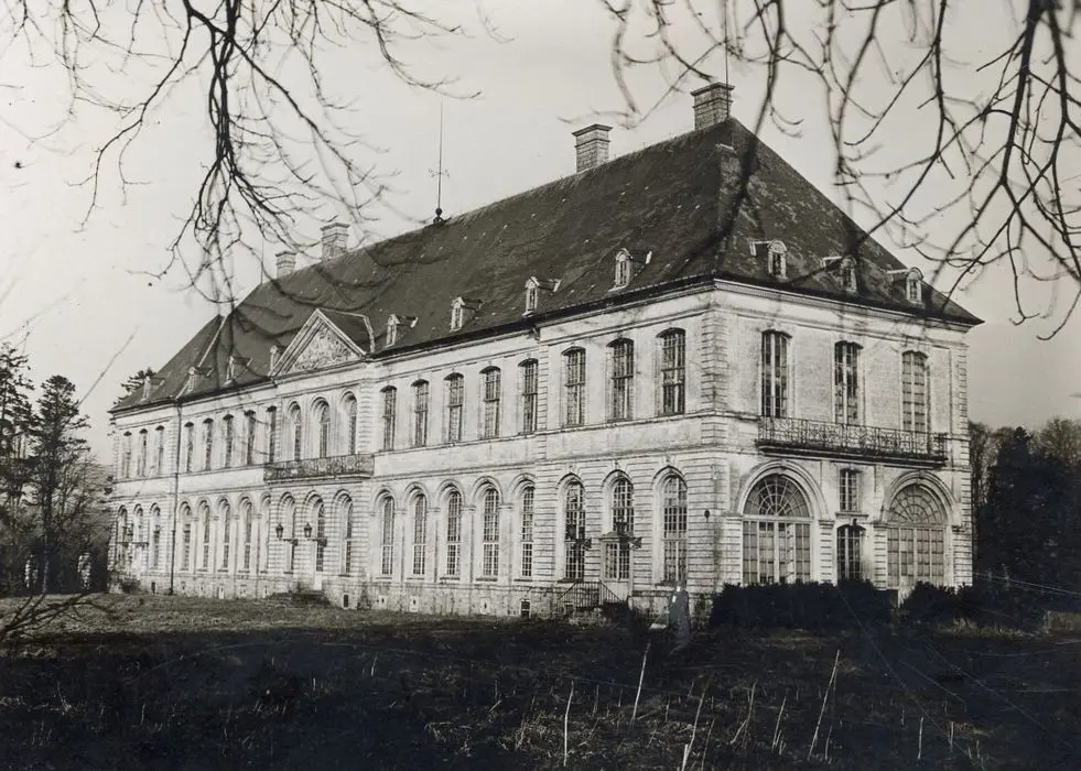 Foto di Ex Abbazia di Cercamp - POP Plateforme Ouverte du Patrimoine / Base Mérimée - © Ministère de la Culture (France), Médiathèque du patrimoine et de la photographie, Tous droits réservés 