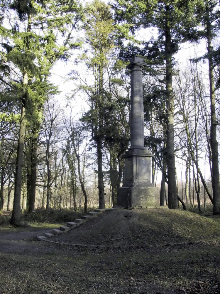 Picture of Blanch column - Sous licence Creative Commons (https://creativecommons.org/licenses/by-sa/4.0/deed.fr) - Par Polymagou - © Creative Commons (https://creativecommons.org/licenses/by-sa/4.0/deed.fr)