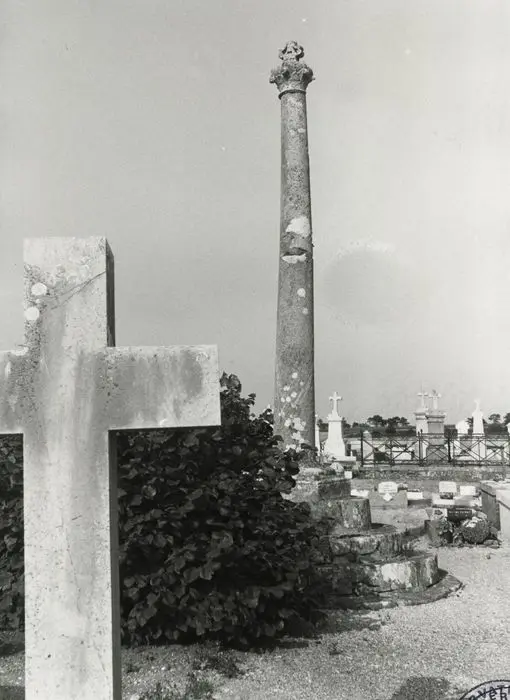 Foto von Säule oder Friedhofskreuz - POP Plateforme Ouverte du Patrimoine / Base Mérimée - © Ministère de la Culture (France), Médiathèque du patrimoine et de la photographie, Tous droits réservés 