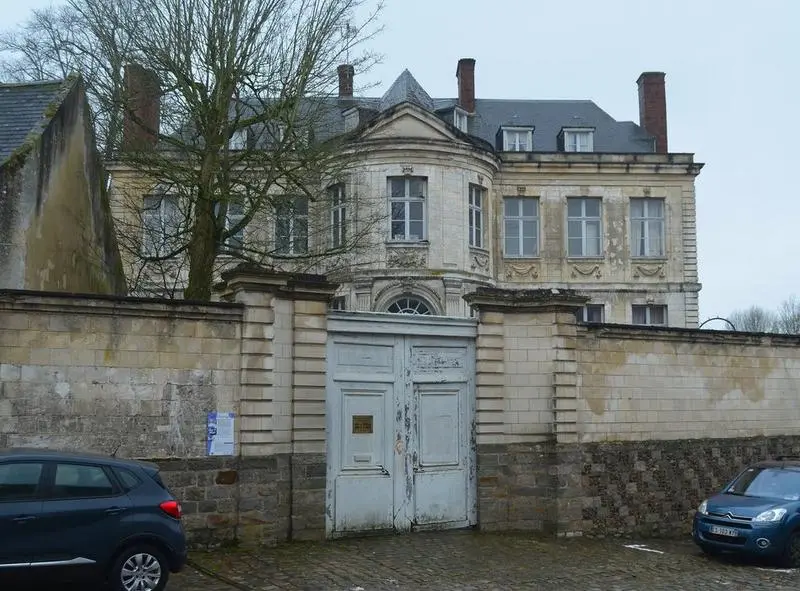 Foto de Ex Hotel du Maréchal d'Acary-de-la-rivière - POP Plateforme Ouverte du Patrimoine / Base Mérimée - © Ministère de la Culture (France), Médiathèque du patrimoine et de la photographie, diffusion RMN-GP