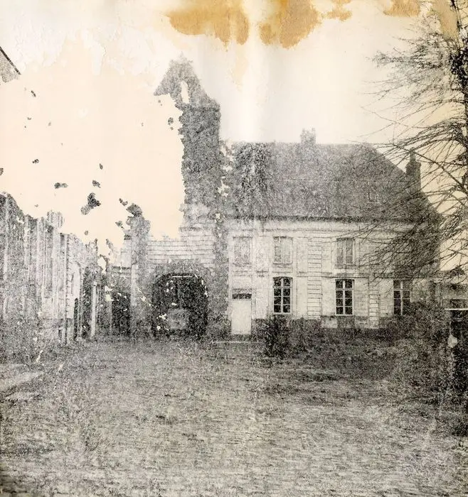 Foto di Castello - POP Plateforme Ouverte du Patrimoine / Base Mérimée - © Ministère de la Culture (France), Médiathèque du patrimoine et de la photographie, Tous droits réservés 
