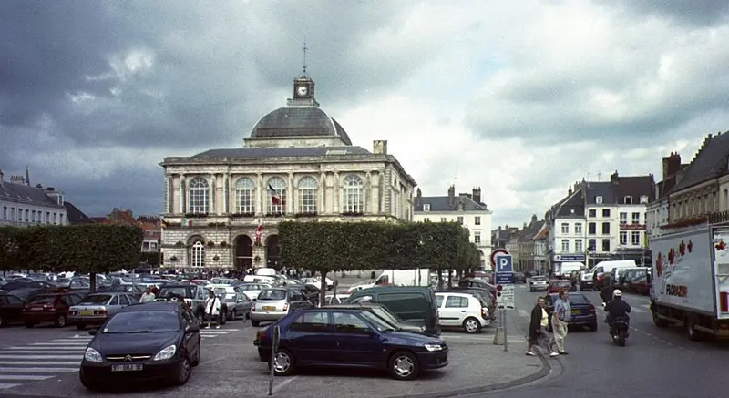 Foto de Ayuntamiento - Teatro - St_omer.jpg: Manchot sanguinaire (talk ·contribs)d - © Creative Commons (https://creativecommons.org/licenses/by-sa/4.0/deed.fr)