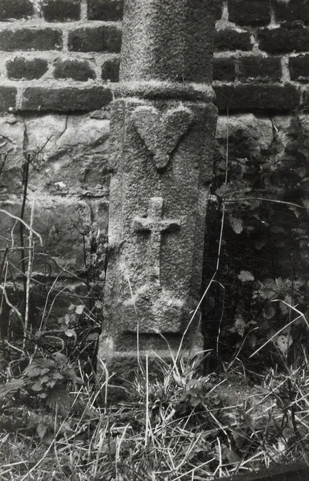 Foto di Croce di arenaria - POP Plateforme Ouverte du Patrimoine / Base Mérimée - © Ministère de la Culture (France), Médiathèque du patrimoine et de la photographie, Tous droits réservés 