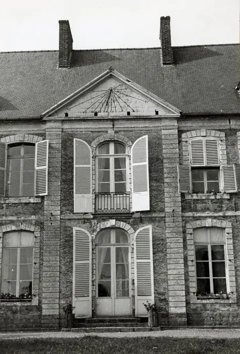 Foto di Castello - POP Plateforme Ouverte du Patrimoine / Base Mérimée - © Ministère de la Culture (France), Médiathèque du patrimoine et de la photographie, Tous droits réservés 