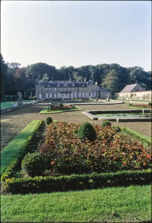 Foto de Domaine de Lozembune - POP Plateforme Ouverte du Patrimoine / Base Mérimée - © Donation VMF, Ministère de la Culture (France), Médiathèque du patrimoine et de la photographie, diffusion GrandPalaisRmn Photo