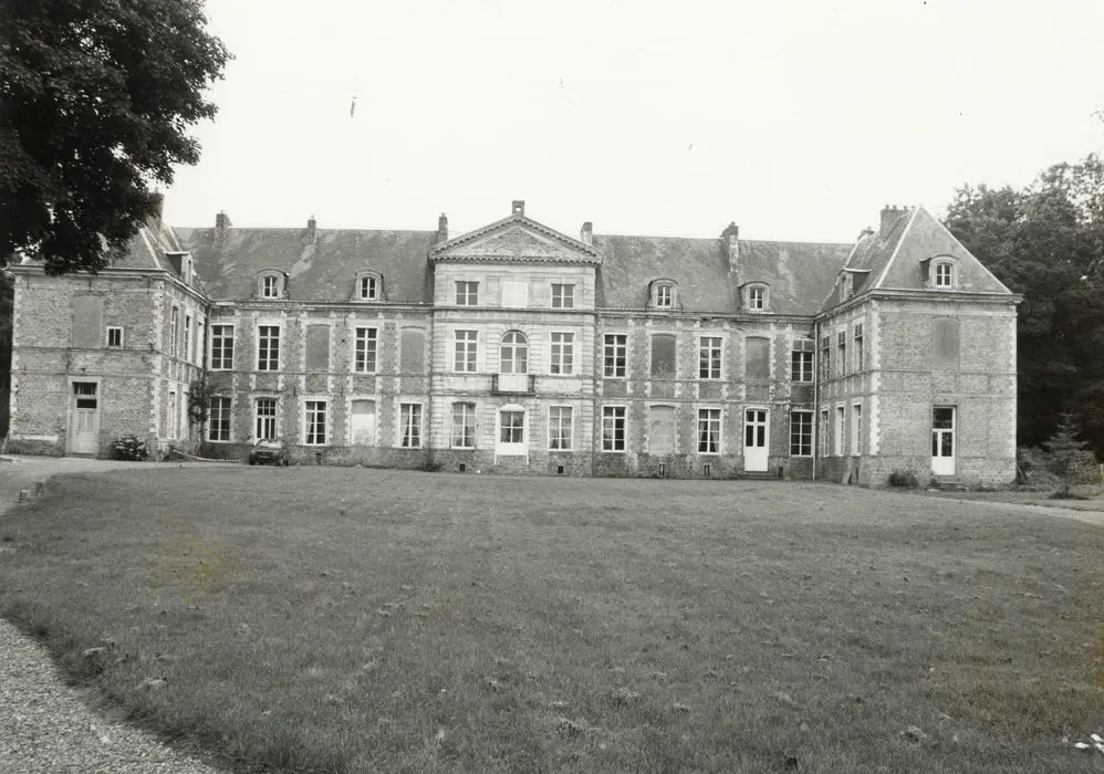Foto di Castello - POP Plateforme Ouverte du Patrimoine / Base Mérimée - © Ministère de la Culture (France), Médiathèque du patrimoine et de la photographie, Tous droits réservés 
