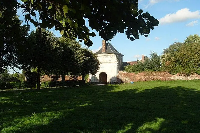 Foto von Befestigungen - JonathanF08 - © Creative Commons (https://creativecommons.org/licenses/by-sa/4.0/deed.fr)