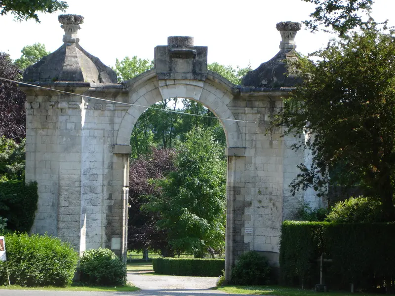 Foto di Abbazia di Dommartin - Bruno Dewailly - © Creative Commons (https://creativecommons.org/licenses/by-sa/4.0/deed.fr)