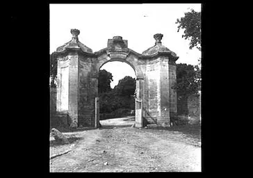 Foto di Abbazia di Dommartin - POP Plateforme Ouverte du Patrimoine / Base Mérimée - © Ministère de la Culture (France), Médiathèque du patrimoine et de la photographie, diffusion RMN-GP