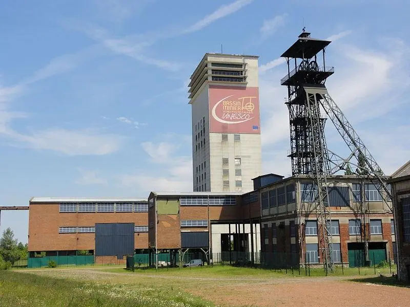 Foto von Ehemaliger Bergbaugebiet der 11-19 Grube der Lens Mines Company - Jérémy Jännick - © Creative Commons (https://creativecommons.org/licenses/by-sa/4.0/deed.fr)