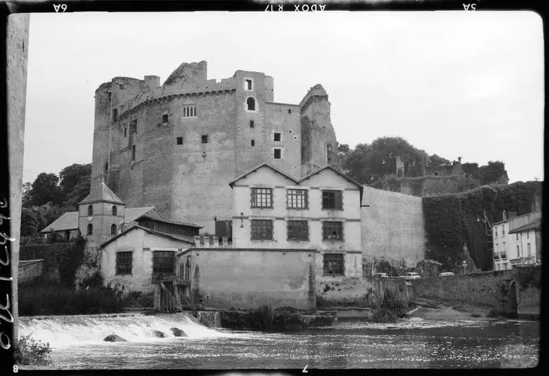 Foto de Château de Clisson - POP Plateforme Ouverte du Patrimoine / Base Mérimée - © Ministère de la Culture (France), Médiathèque du patrimoine et de la photographie, diffusion RMN-GP