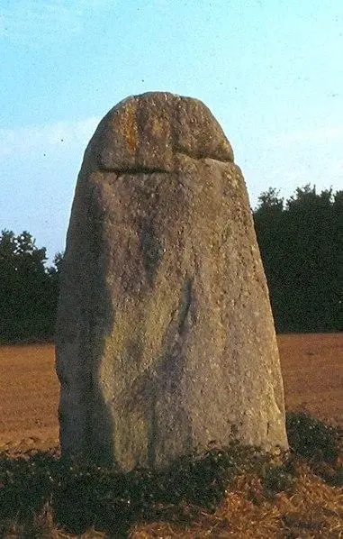 Foto de Menhir - VT78 - © Creative Commons (https://creativecommons.org/licenses/by-sa/4.0/deed.fr)