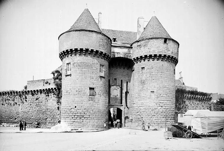 Picture of Ramparts - POP Plateforme Ouverte du Patrimoine / Base Mérimée - © Ministère de la Culture (France), Médiathèque du patrimoine et de la photographie, diffusion RMN-GP