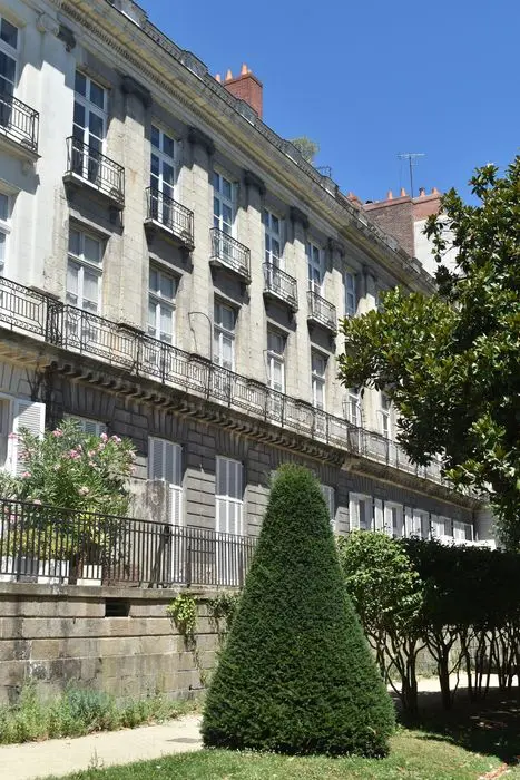 Foto de Edificio del curso de Cambronne - POP Plateforme Ouverte du Patrimoine / Base Mérimée - © Ministère de la Culture (France), Médiathèque du patrimoine et de la photographie, diffusion RMN-GP