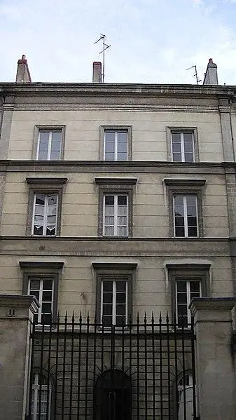 Foto de Edificio del curso de Cambronne - Adam Bishop - © Creative Commons (https://creativecommons.org/licenses/by-sa/4.0/deed.fr)