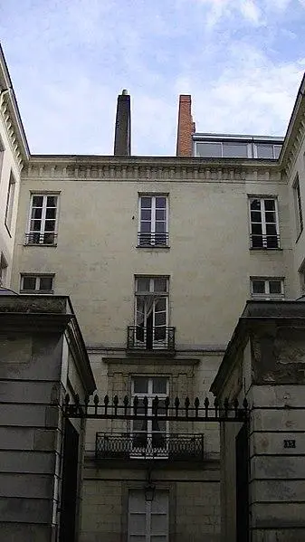 Foto de Edificio del curso de Cambronne - Adam Bishop - © Creative Commons (https://creativecommons.org/licenses/by-sa/4.0/deed.fr)
