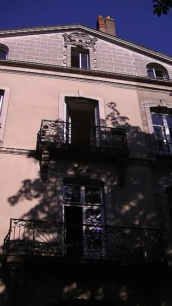 Foto de Edificio - Adam Bishop - © Creative Commons (https://creativecommons.org/licenses/by-sa/4.0/deed.fr)