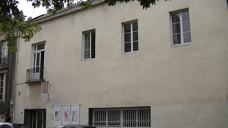 Foto de Edificio del curso de Cambronne - Adam Bishop - © Creative Commons (https://creativecommons.org/licenses/by-sa/4.0/deed.fr)