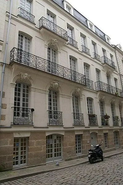 Foto de Edificio - Pymouss - © Creative Commons (https://creativecommons.org/licenses/by-sa/4.0/deed.fr)