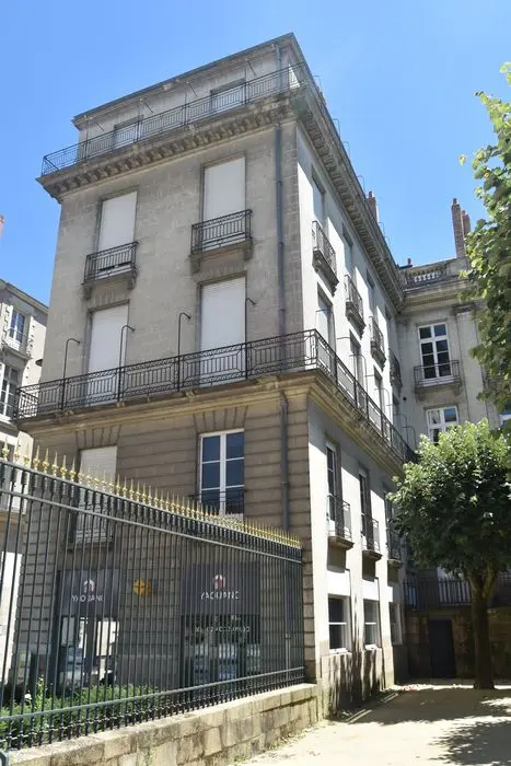 Foto de Edificio del curso de Cambronne - POP Plateforme Ouverte du Patrimoine / Base Mérimée - © Ministère de la Culture (France), Médiathèque du patrimoine et de la photographie, diffusion RMN-GP
