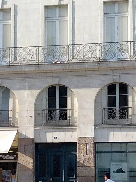 Foto de Edificio - Hashar - © Creative Commons (https://creativecommons.org/licenses/by-sa/4.0/deed.fr)