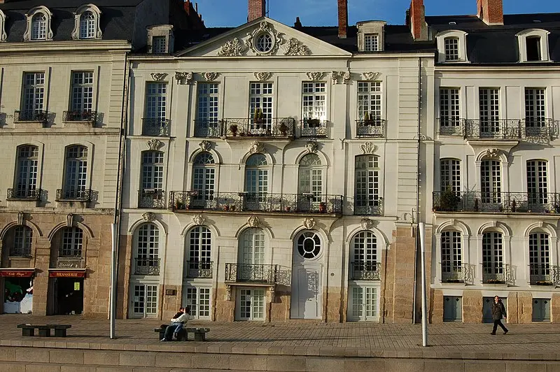 Foto de Edificio - Clément Beckert - © Creative Commons (https://creativecommons.org/licenses/by-sa/4.0/deed.fr)