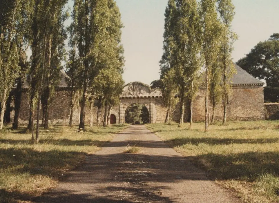 Foto de Château de la Touche (viejo) - POP Plateforme Ouverte du Patrimoine / Base Mérimée - © Ministère de la Culture (France), Médiathèque du patrimoine et de la photographie, tous droits réservés