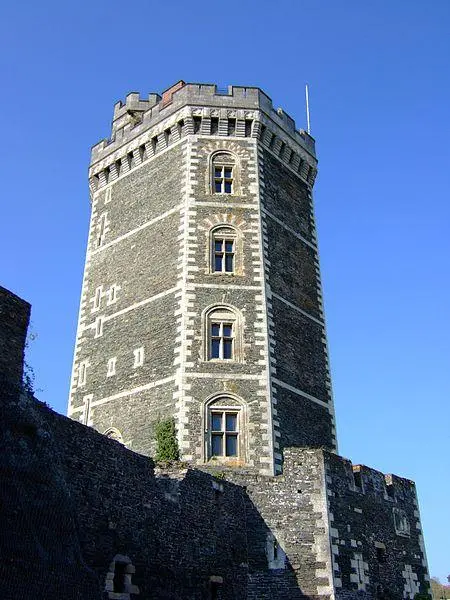 Foto de Castillo - Touriste - © Creative Commons (https://creativecommons.org/licenses/by-sa/4.0/deed.fr)