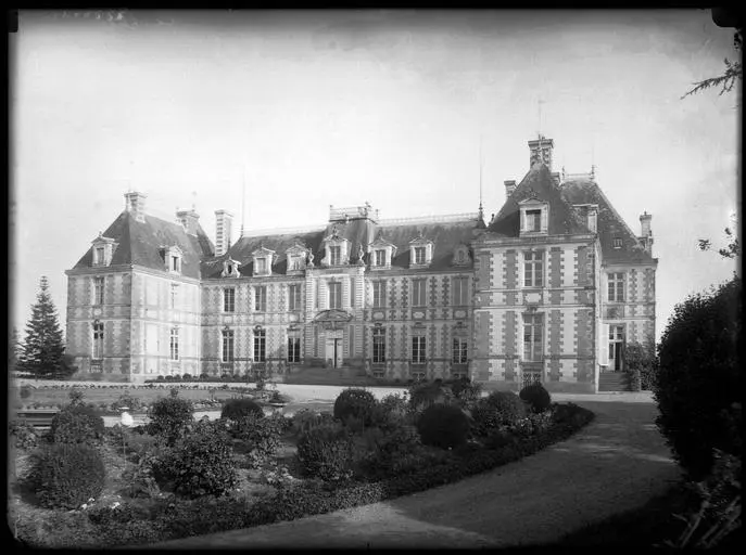 Foto de Château de Carheil (viejo) - POP Plateforme Ouverte du Patrimoine / Base Mérimée - © Ministère de la Culture (France), Médiathèque du patrimoine et de la photographie, diffusion GrandPalaisRmn Photo